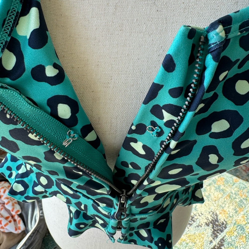 WAVVY (by instagram influencer fittybritty) sports bra top size L - Picture 3 of 6